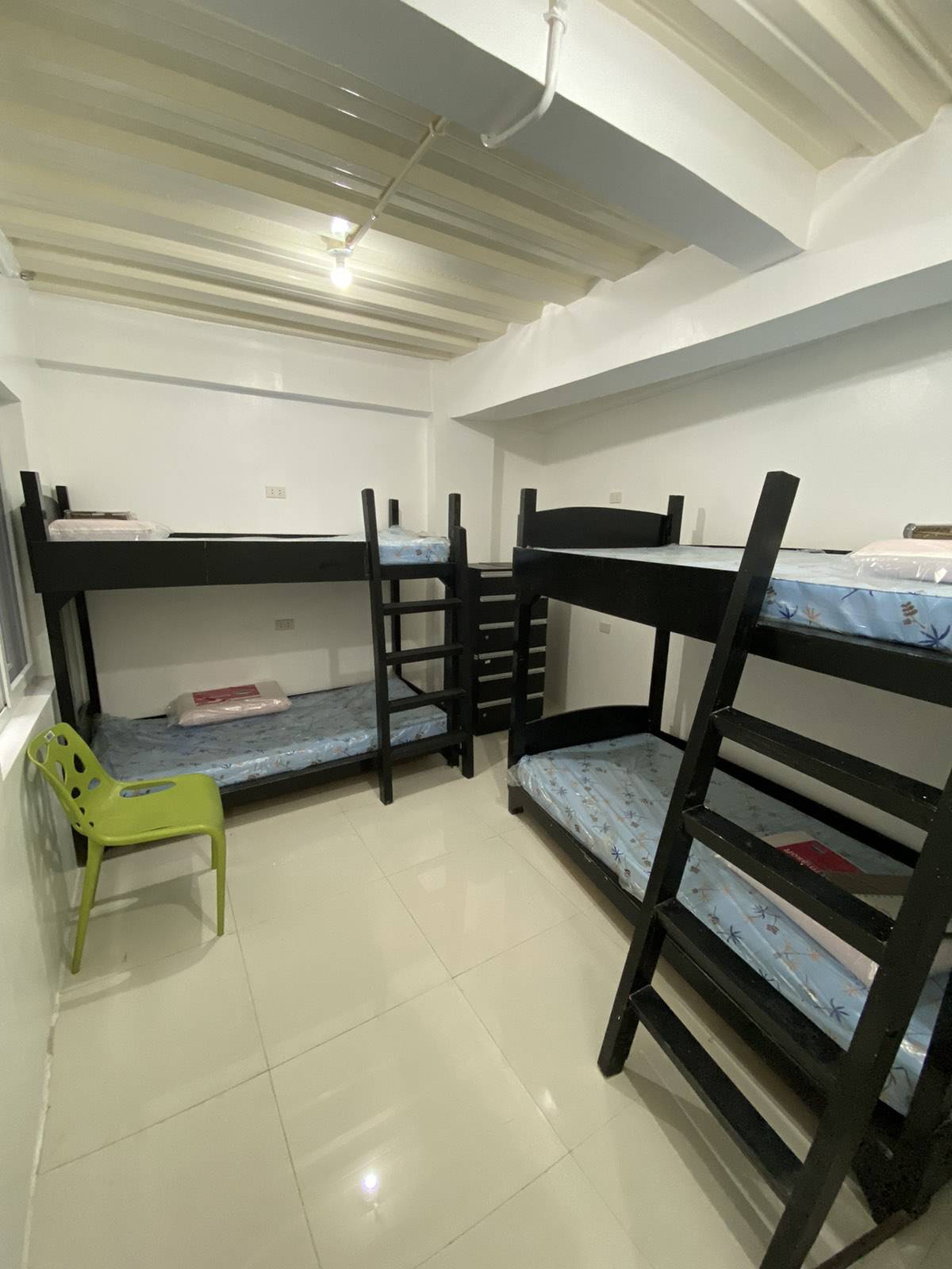 4 Bedsharing Near St. Lukes Hospital BGC