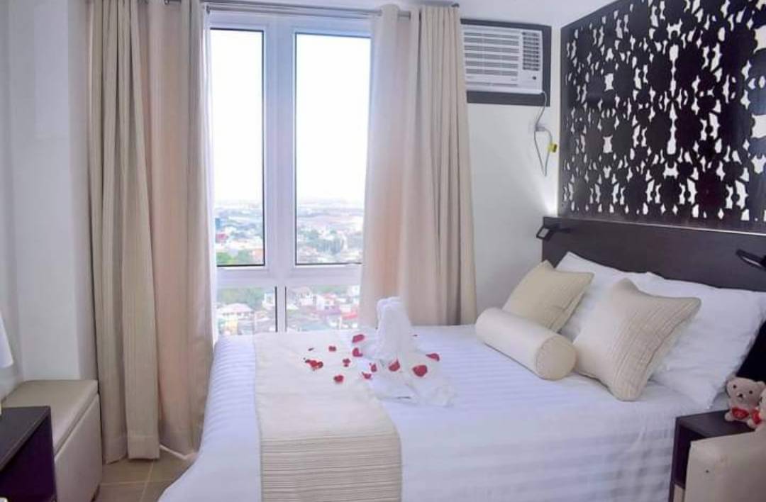 Fully Furnished Studio Condo For Rent