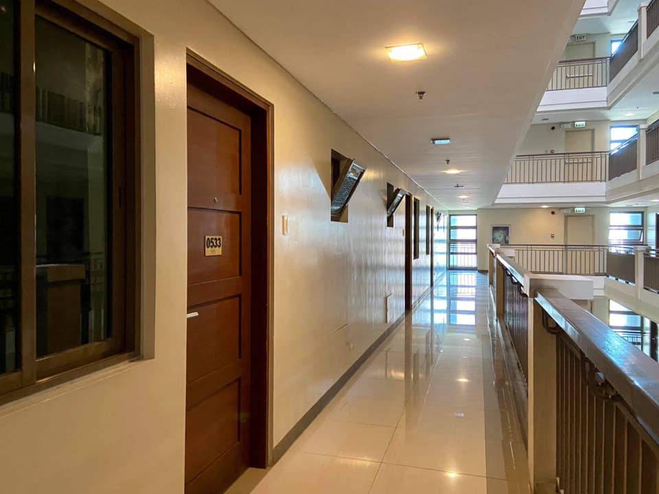 Condo Unit For Rent In Acacia Escalades