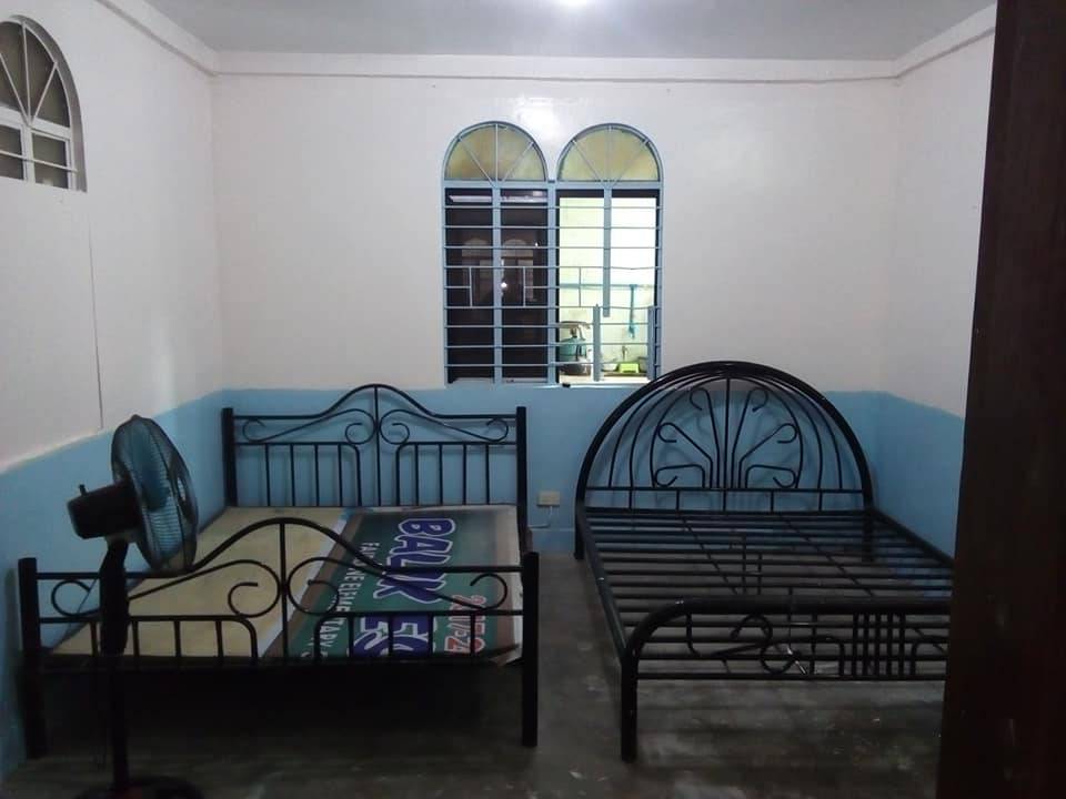 Room For Rent Near Intersection Fairview