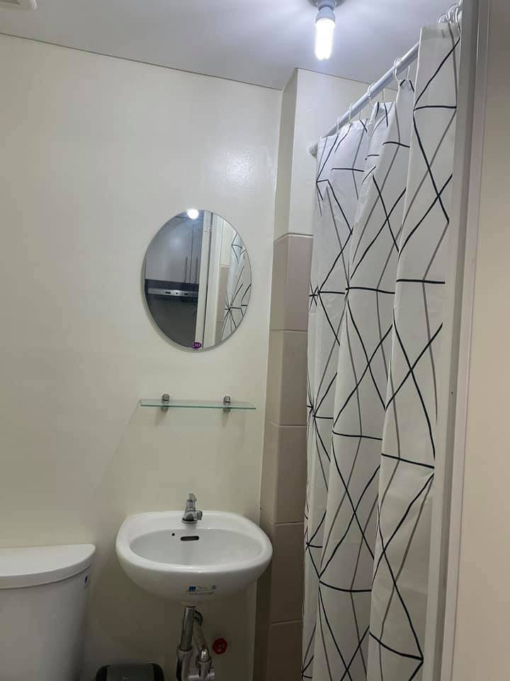 Studio Unit For Rent At VISTA 878