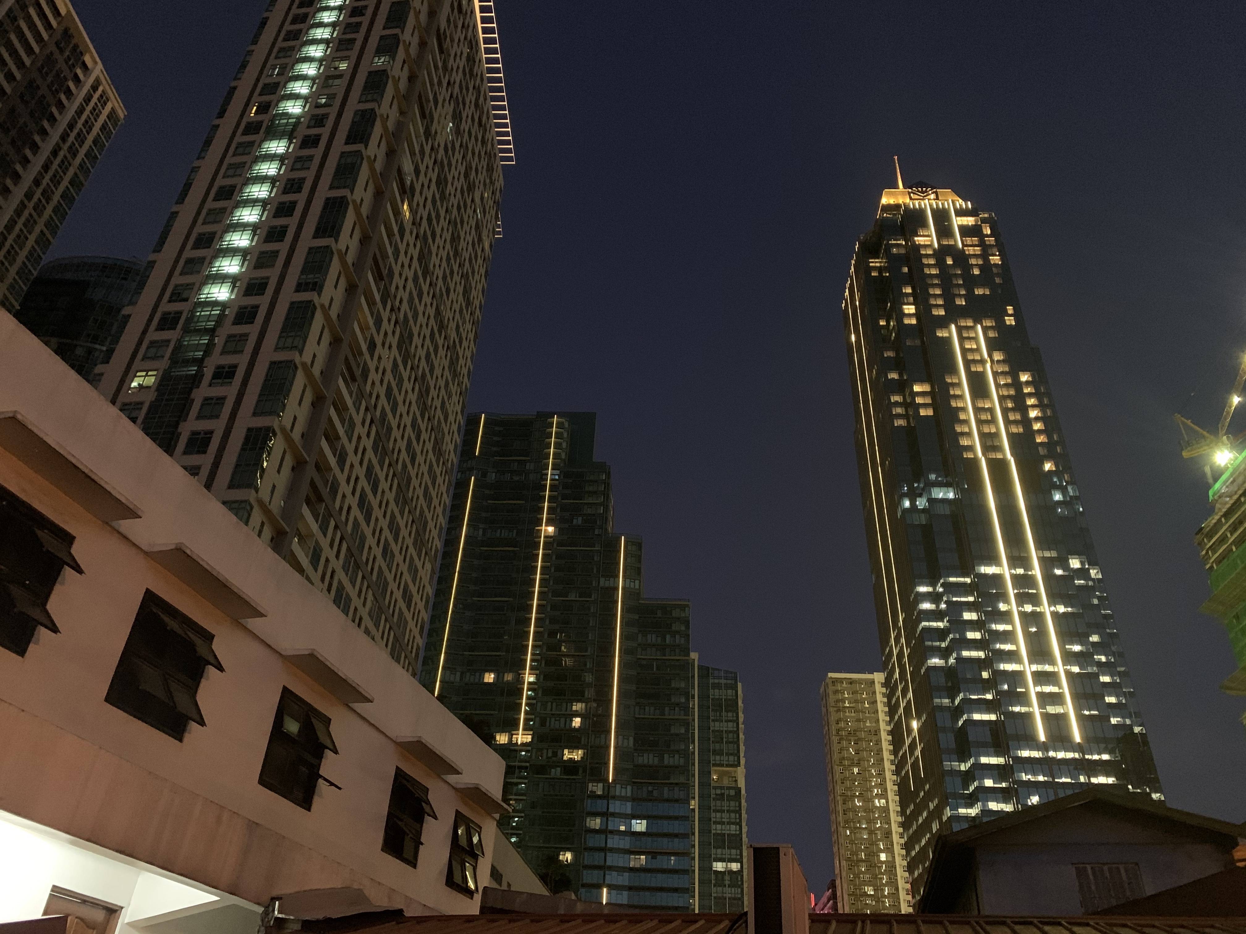 The White House: Ladies Dorm-Rooms for 4