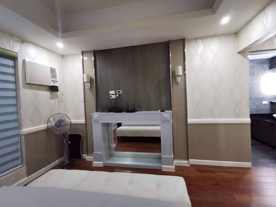 68 Roces Townhomes QC