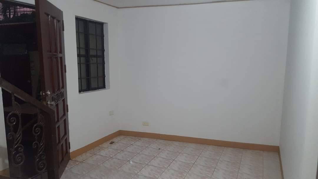 Apartment for Rent in QC with Parking