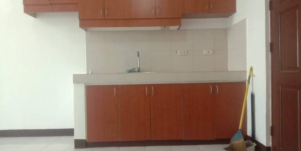 Makati Executive Tower 3 Unit For Rent