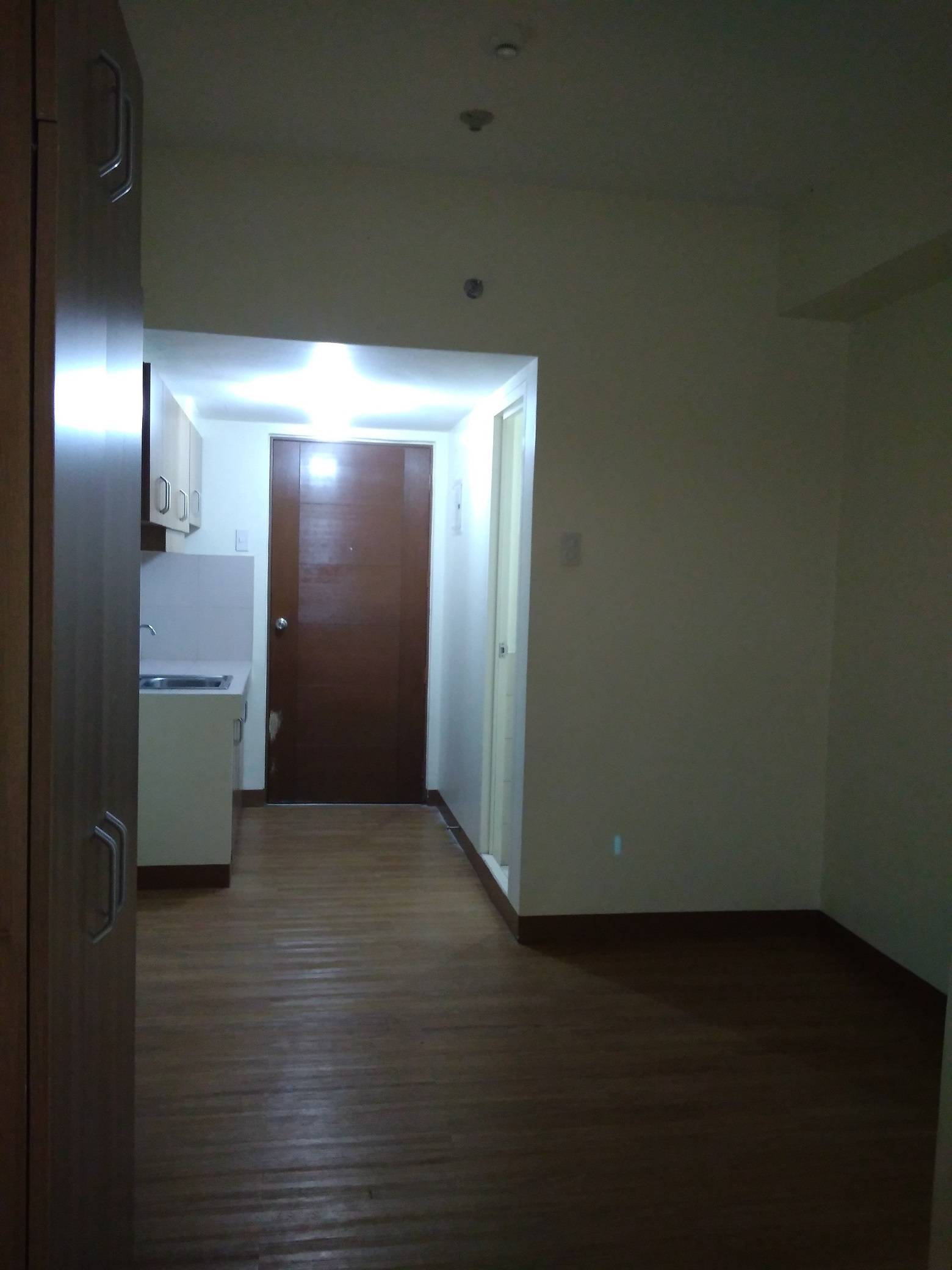 Bare Pines Peak Tower 1 Studio