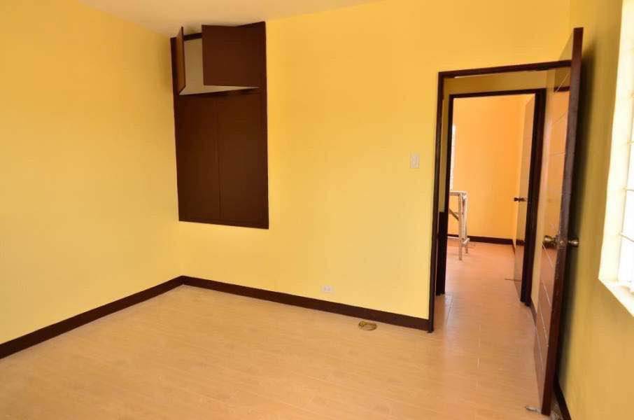 2 Storey Townhouse For Rent At Las Pinas