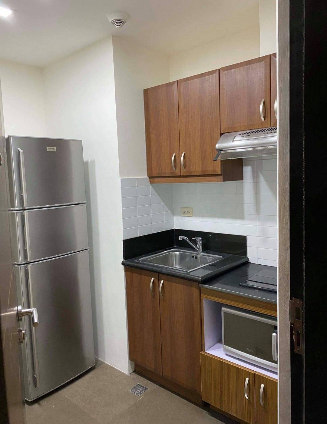 1BR Fully Furnished Makati Condo