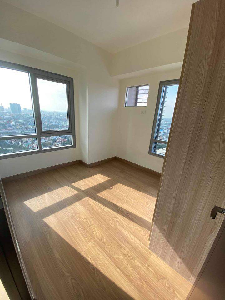 Unit For Rent At The Capital - Rio Tower