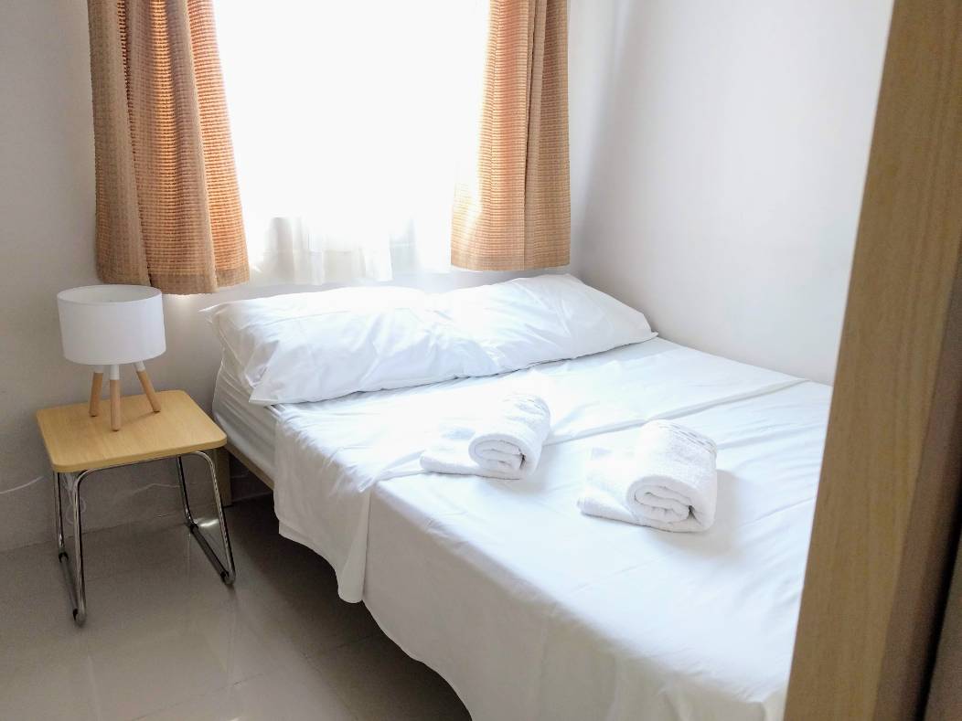 2BR 2T&B Condo w/ Balcony in QC