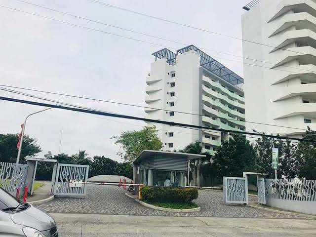 Studio Unit with Balcony For Rent