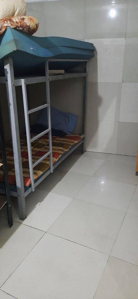 Bedspacer  at Quezon Hill Proper