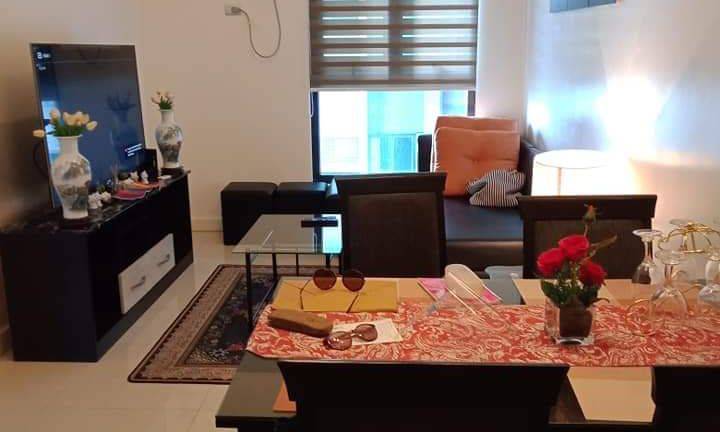 1BR Fully Furnished Corner Unit 