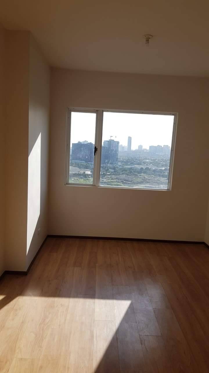 1 Bedroom Condo For Rent