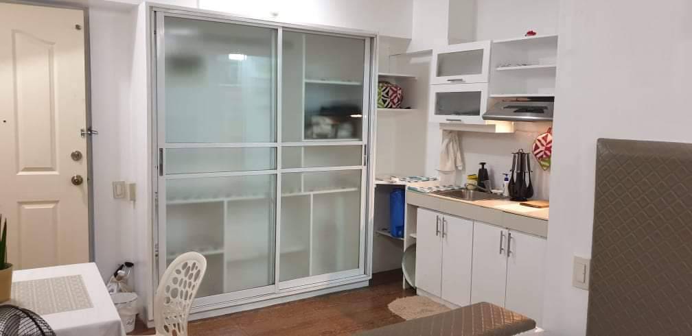 Studio Unit with Balcony For Rent