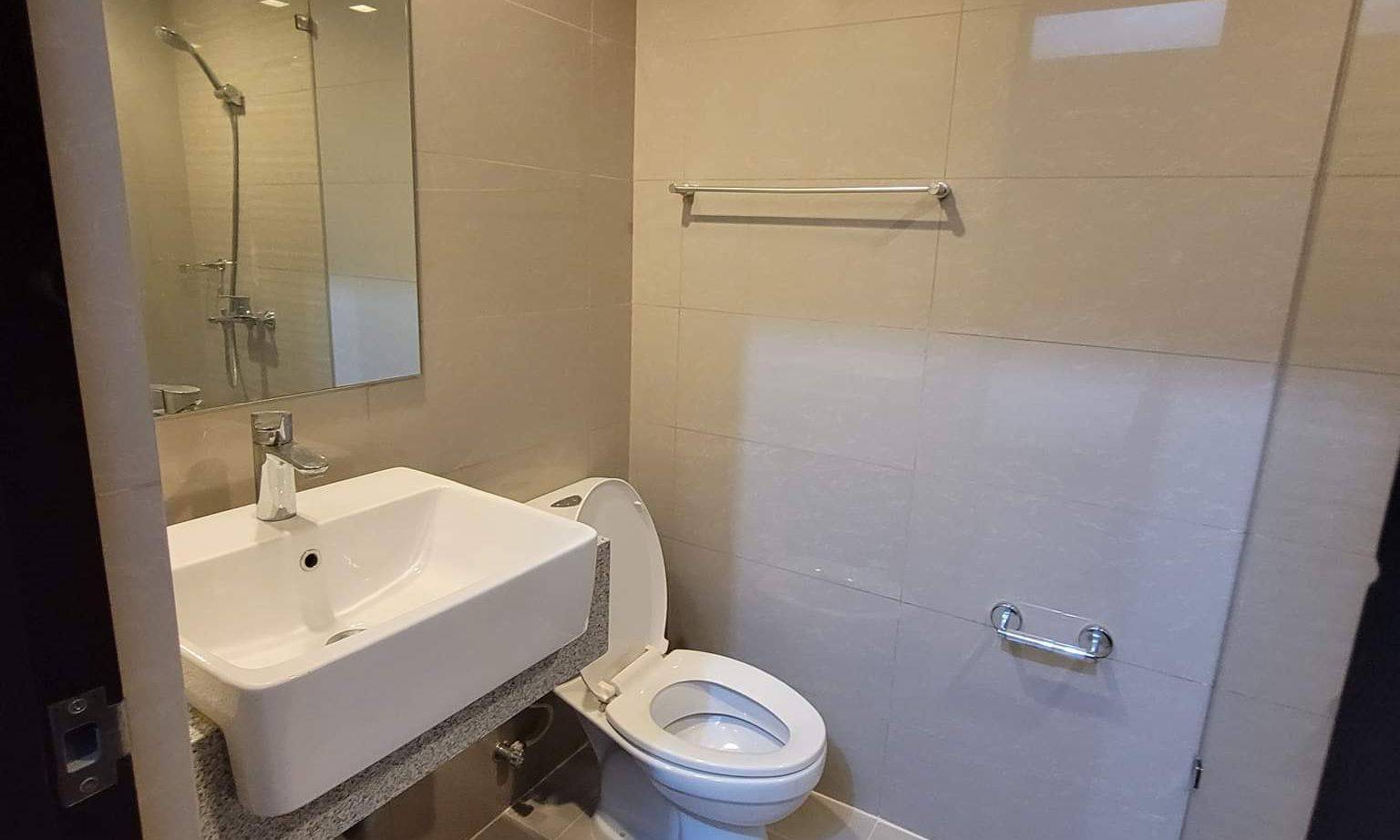 1BR Fully Furnished Condo For Rent