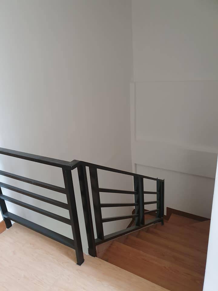 Dess's Room For Rent