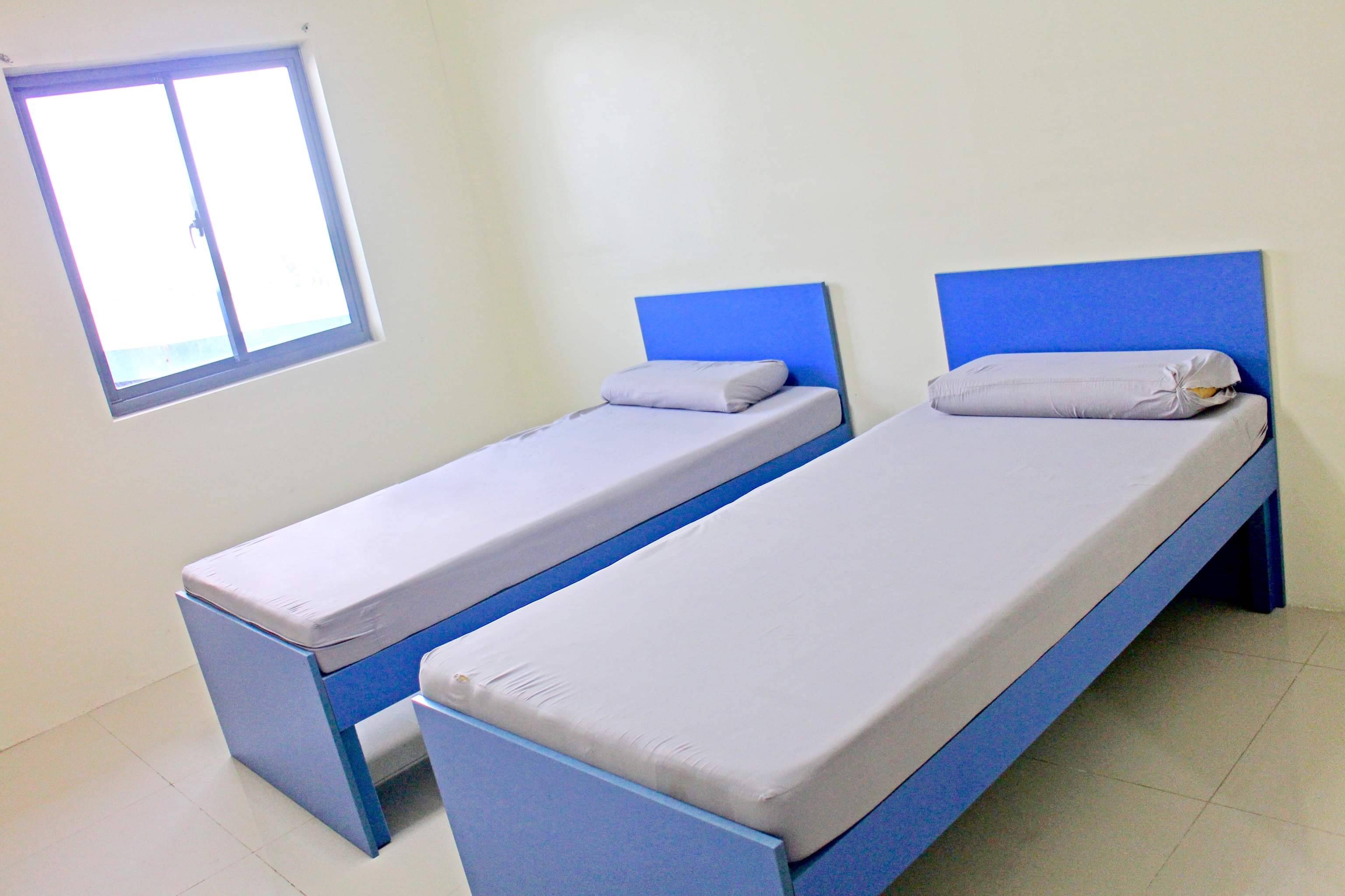 TWIN ROOM - (SHARING)