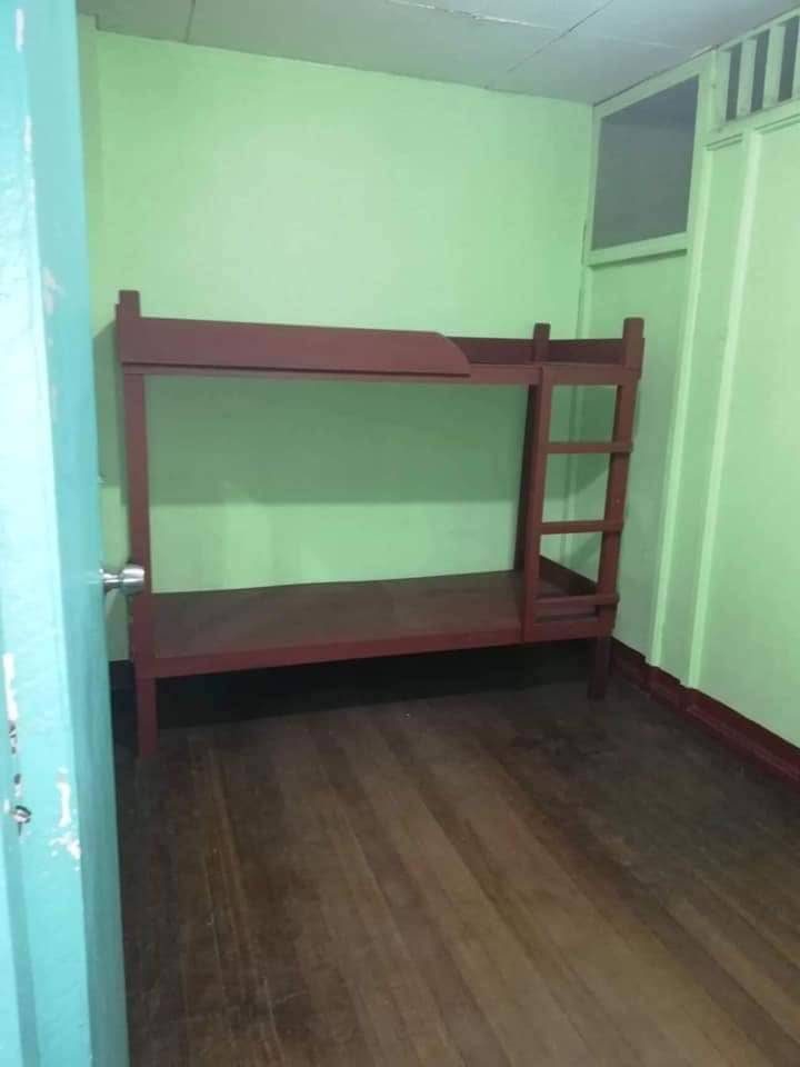 Wanted Lady Bedspacer