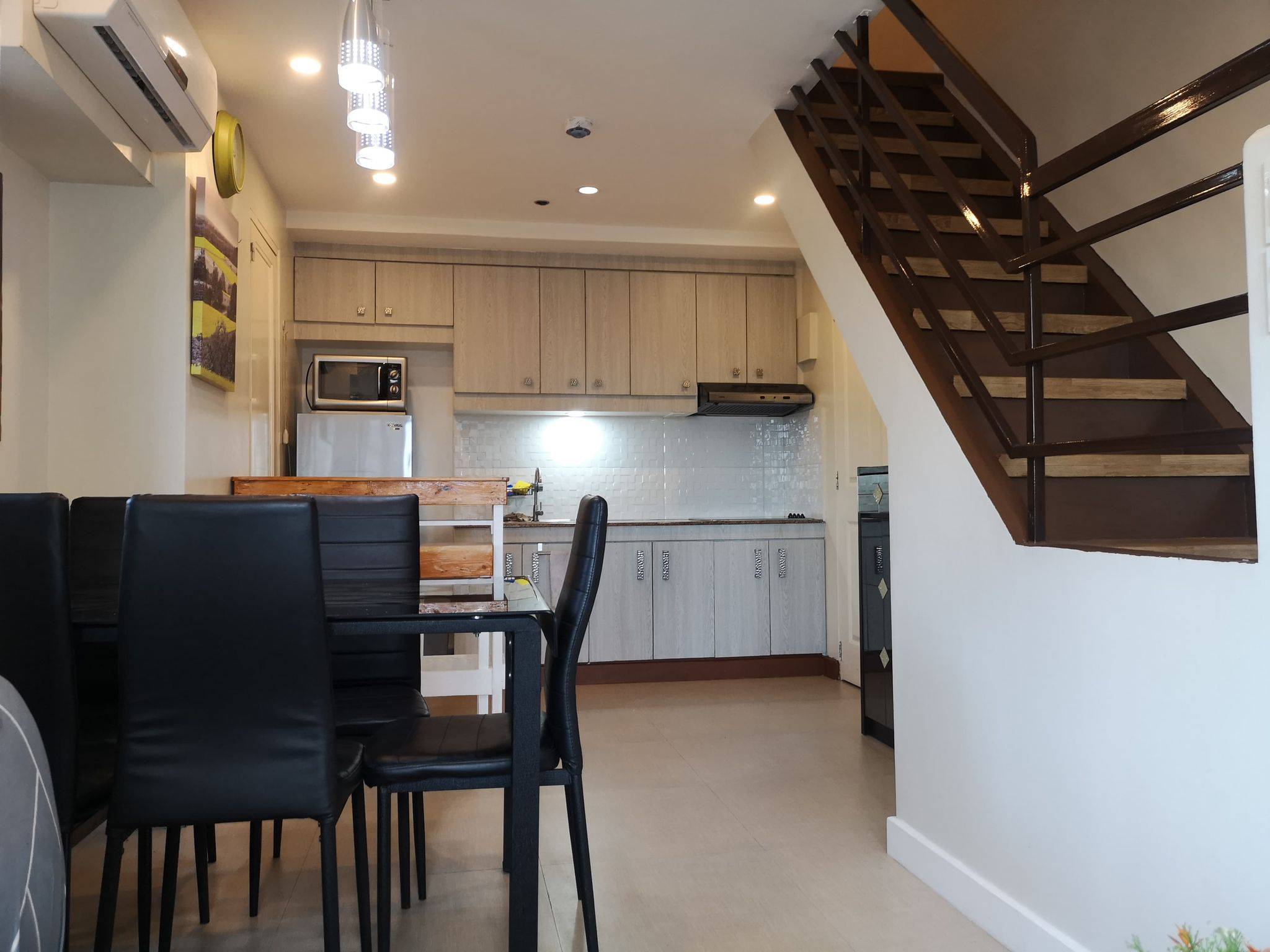 Victoria de Makati Unit For Rent