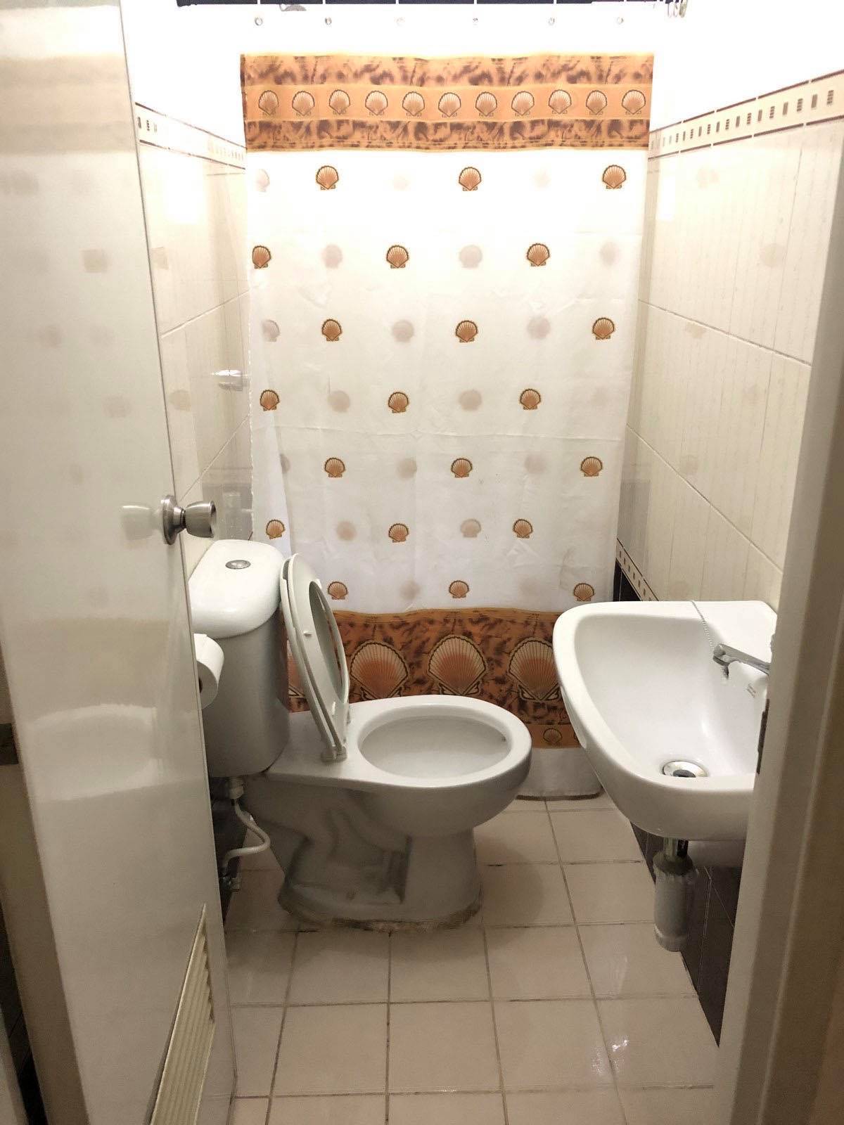 MAKATI BED SPACE FOR LADIES MAX OF 4 PAX