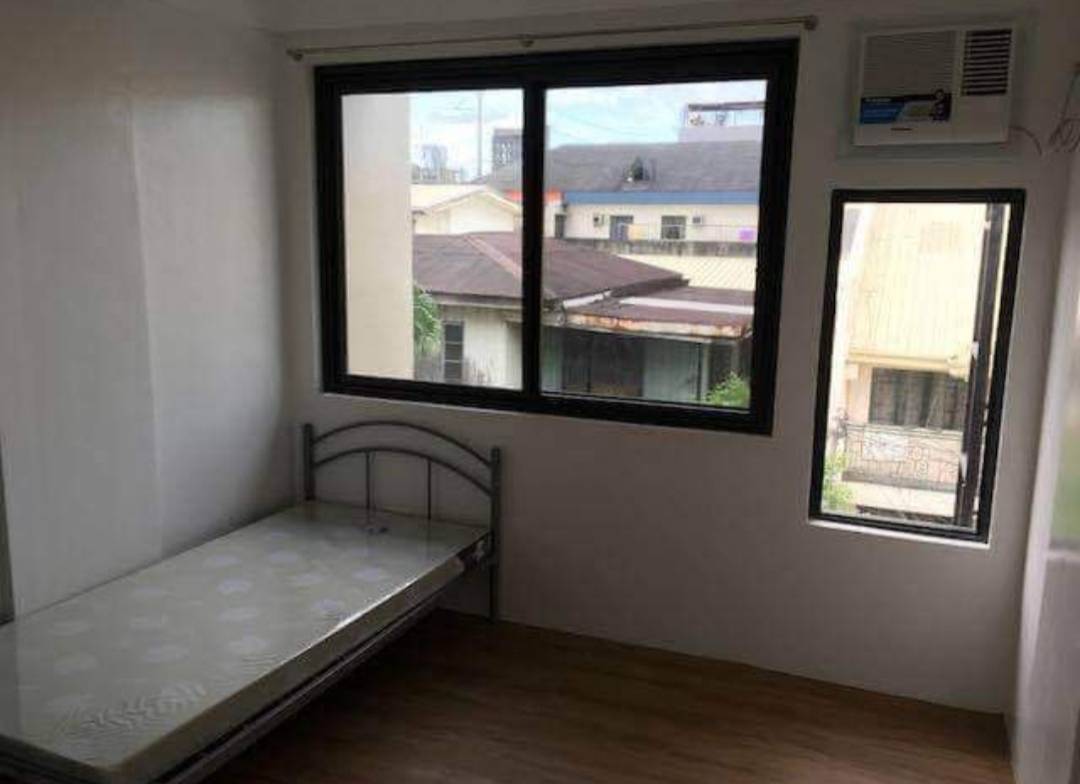 Makati Townhouse For Rent