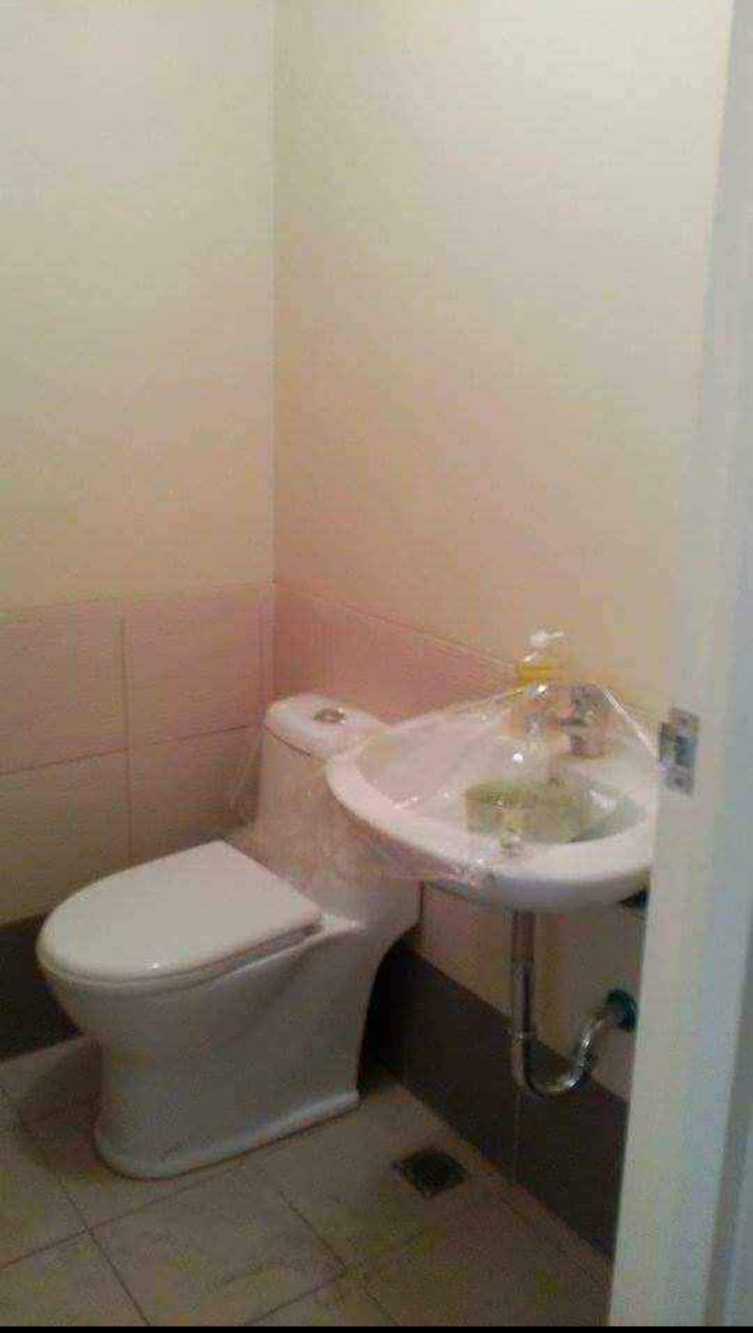 1BR Unit with Balcony For Rent