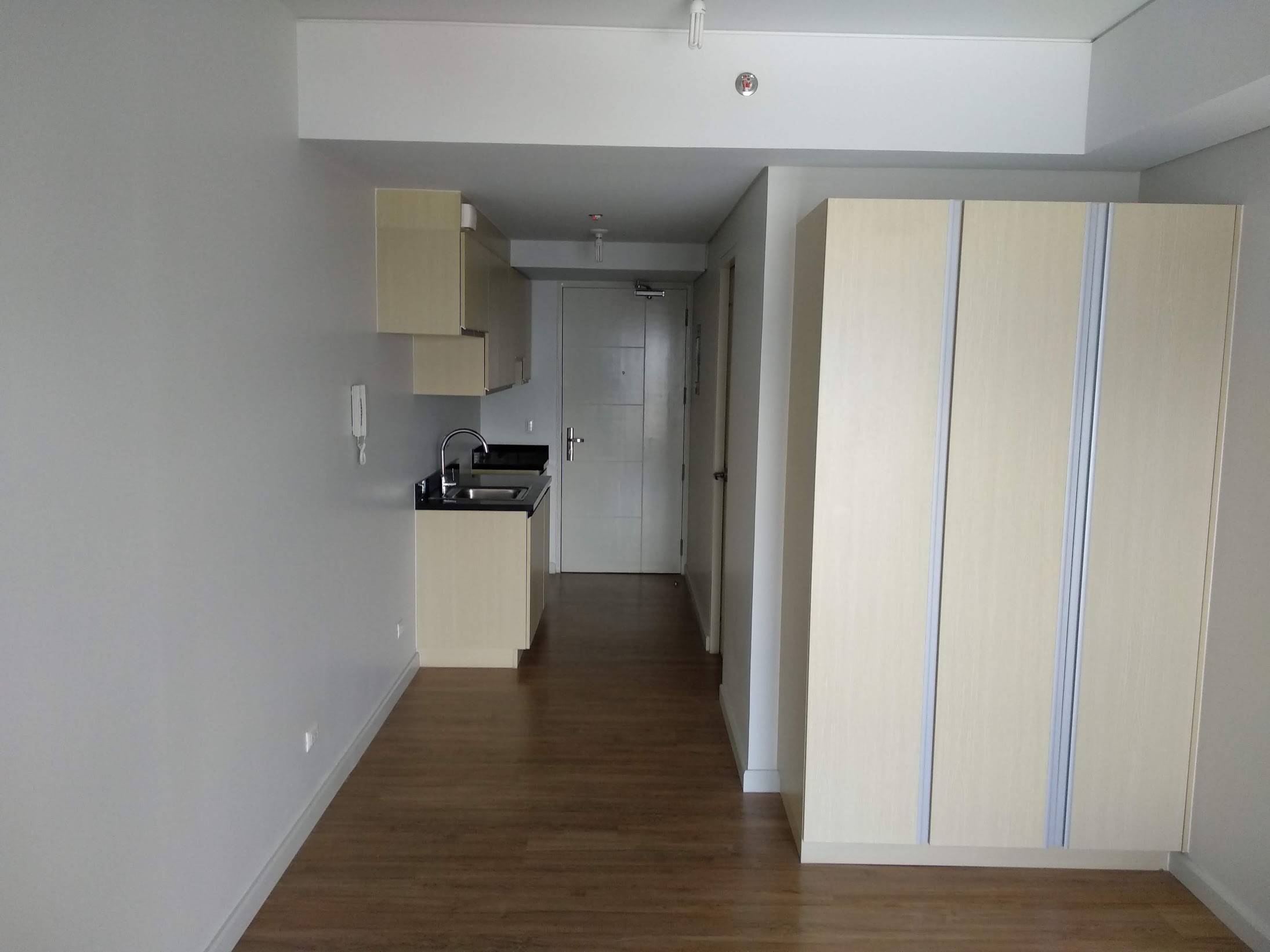 High Floor Studio Unit Celadon Park