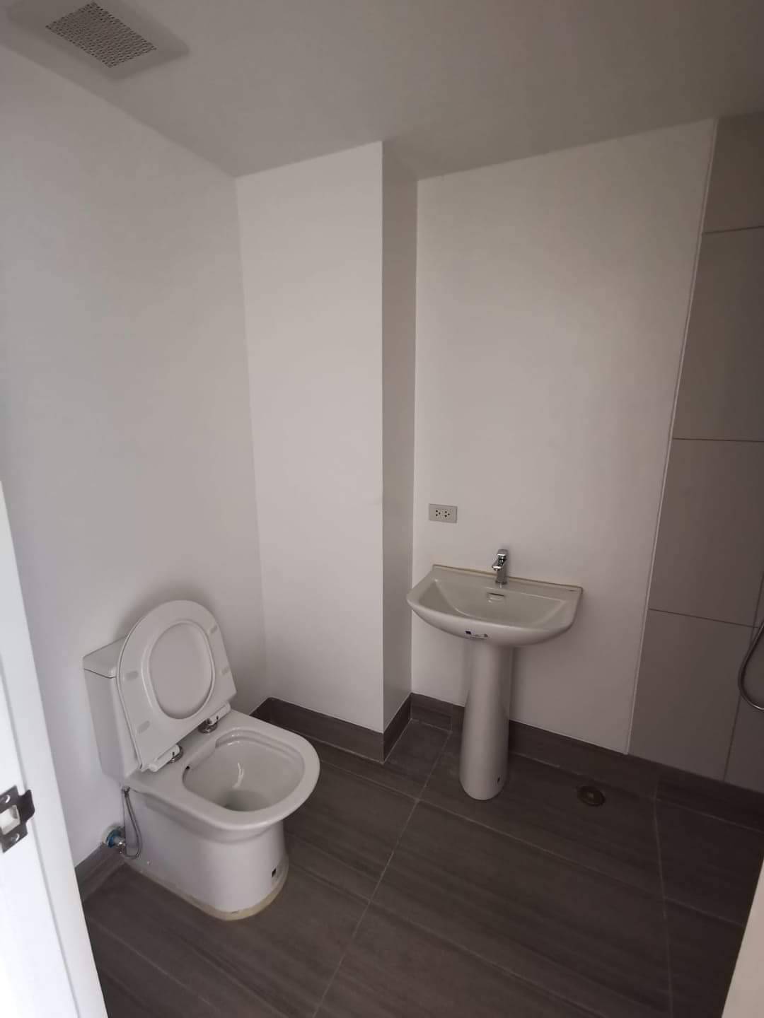 Regalia Tower C- Studio Unit For Rent