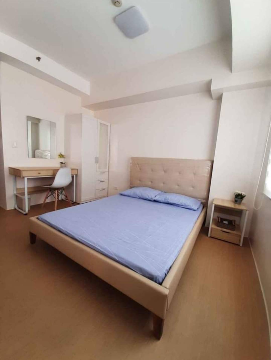 Condo Unit in BGC For Rent