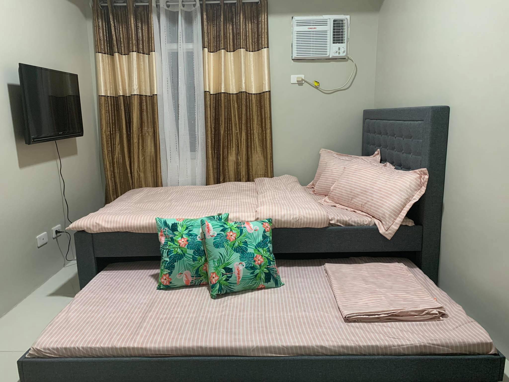 Studio Condo For Rent at Vista Taft