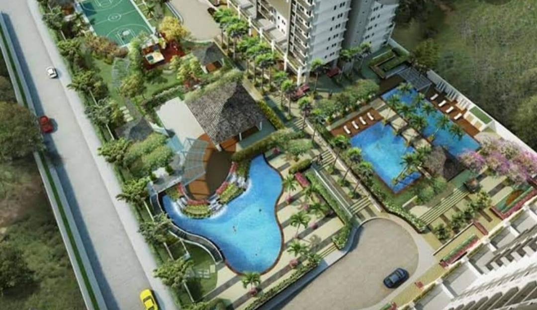 Studio Unit with Parking at Flair Towers