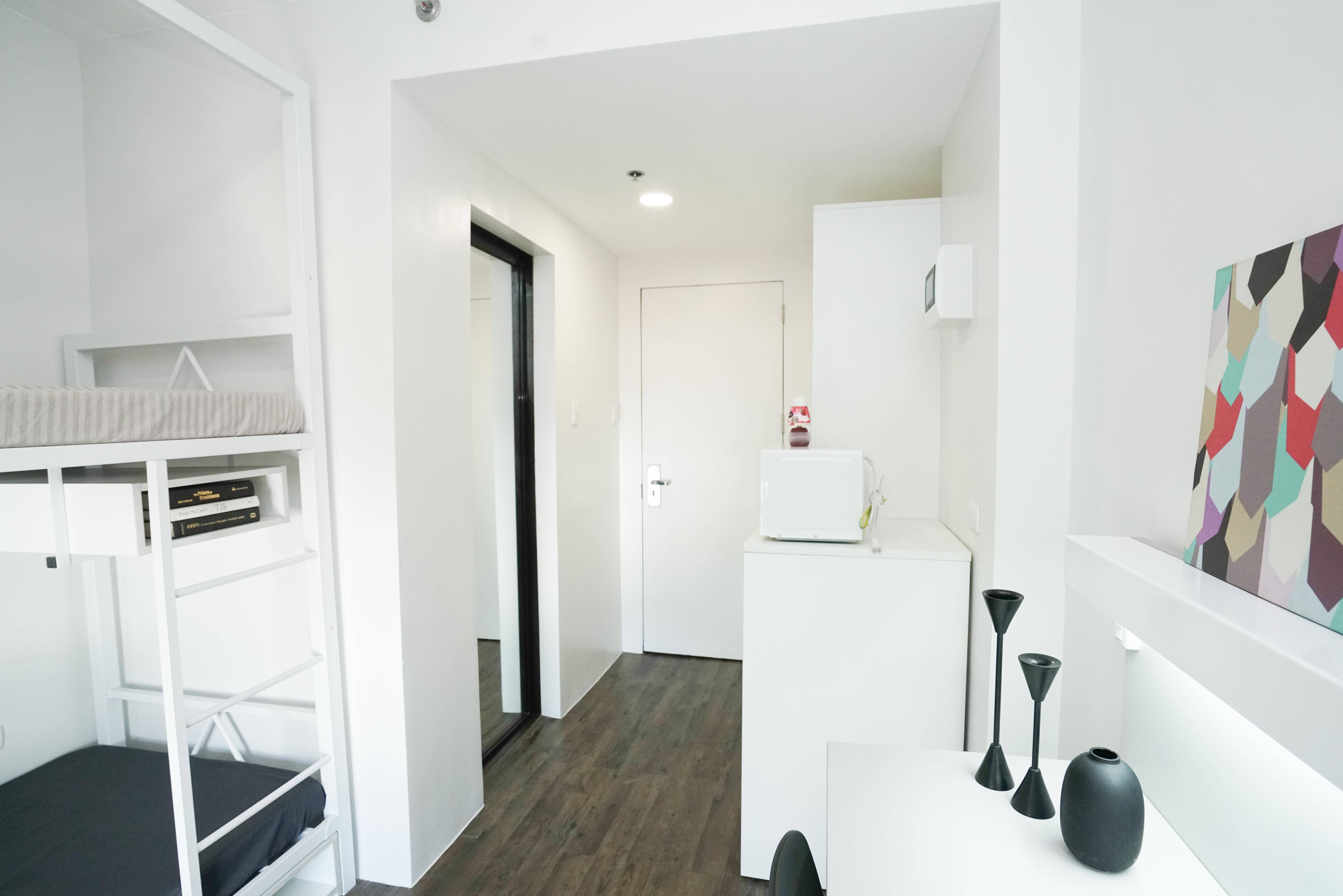 4 Bedsharing Near 32nd BGC-MyTown Seoul