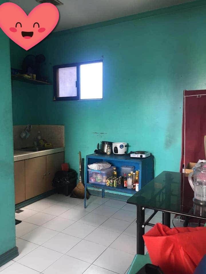 Cubao Lady Bedspacer