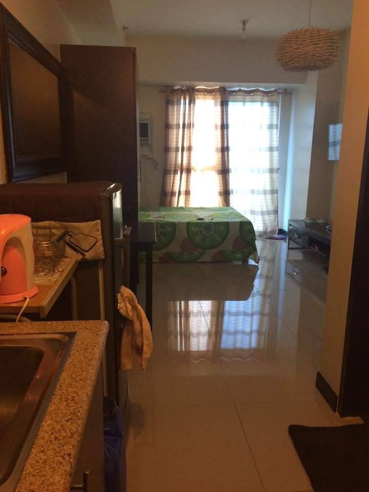 Condo For Rent at Axis Residences