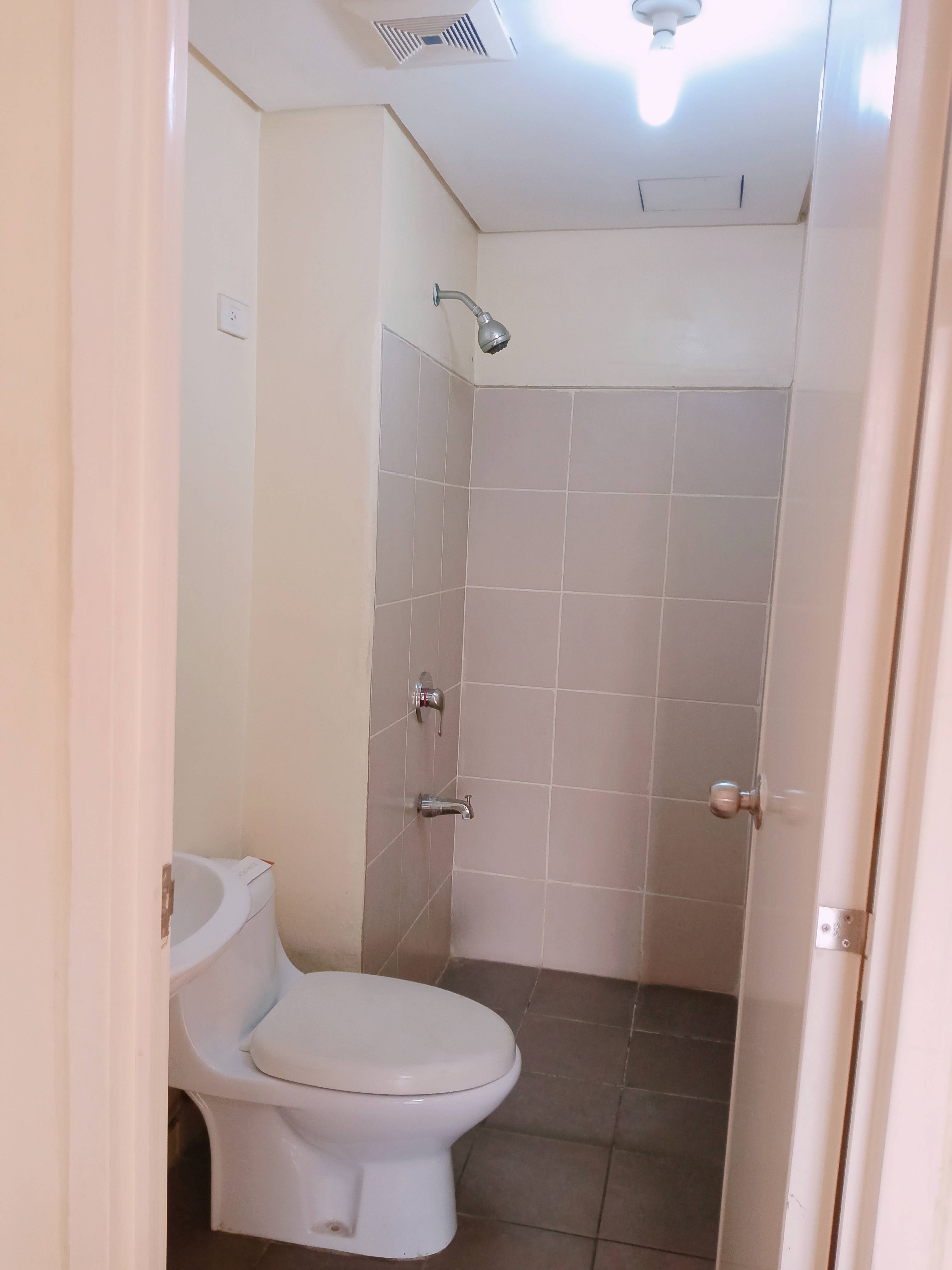 Condo for Rent Paranaque Studio Bare