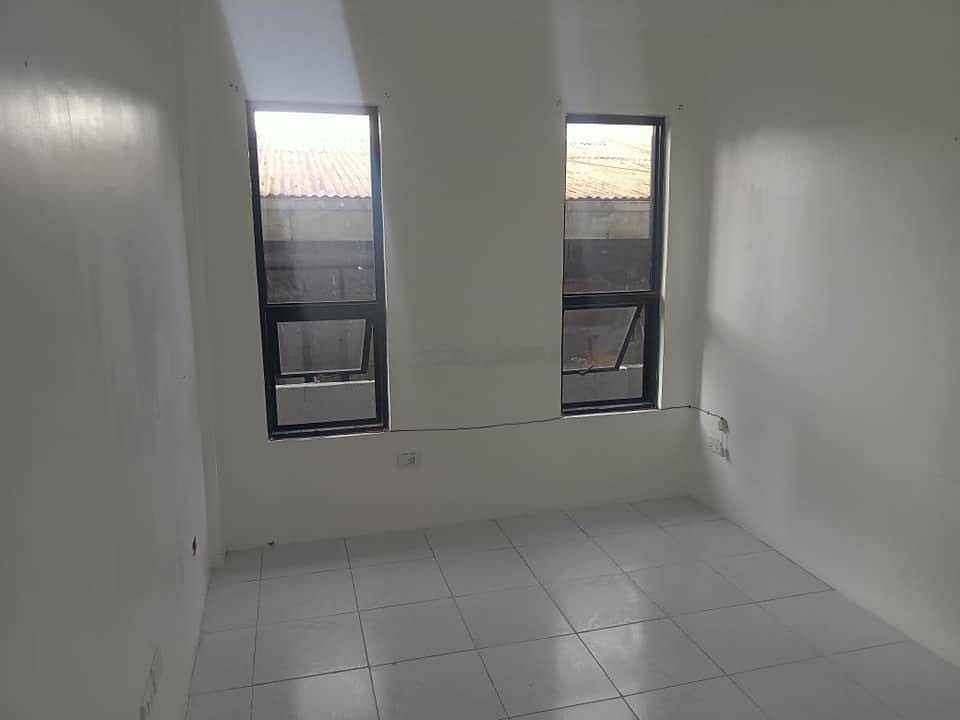 Apartment For Rent At Newpoint Angeles