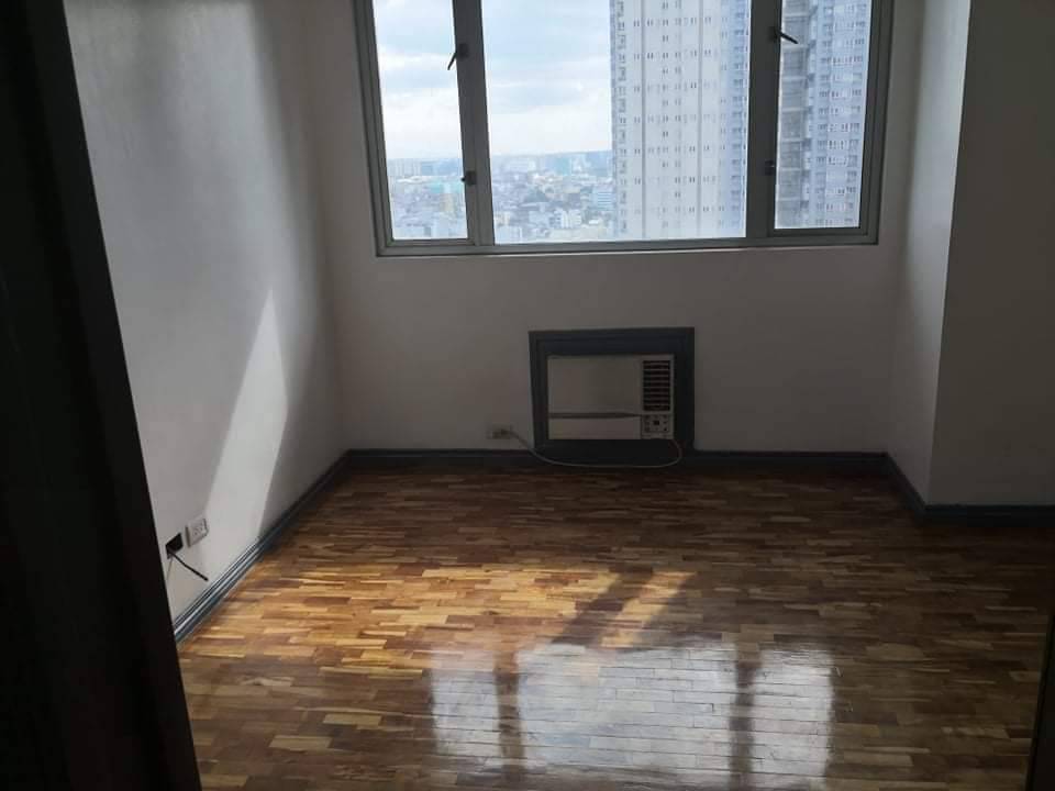 1BR Condo For Rent