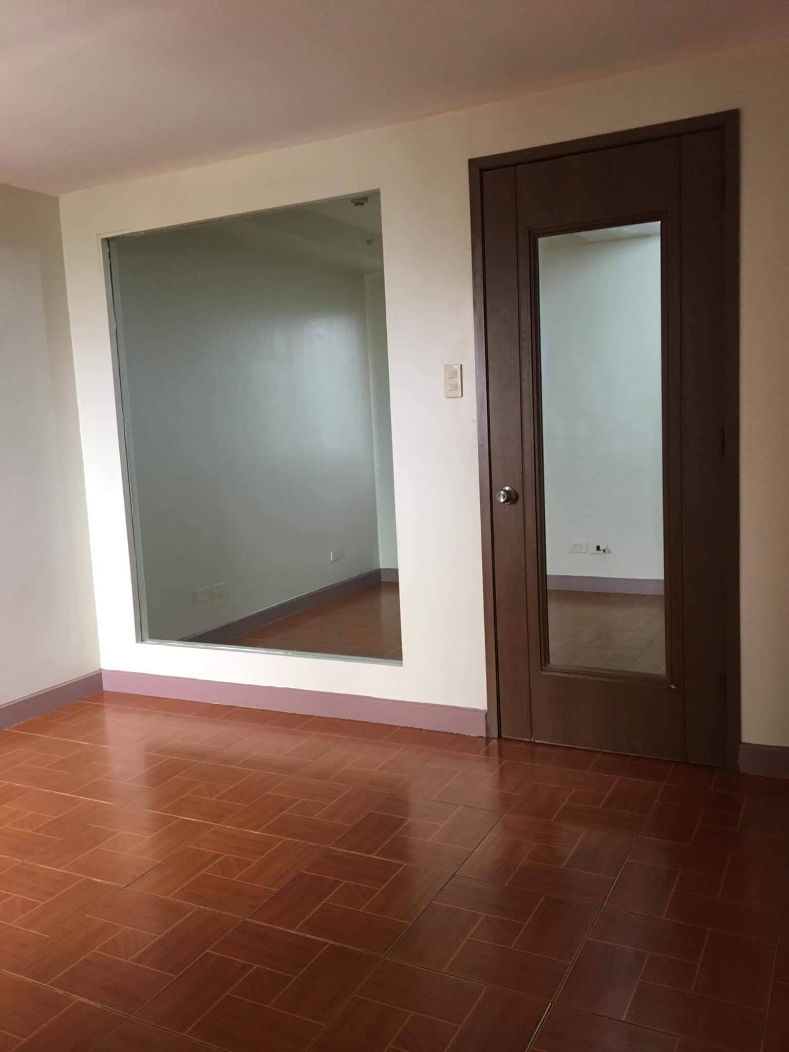1 Large BR Condo in Pasay For Rent