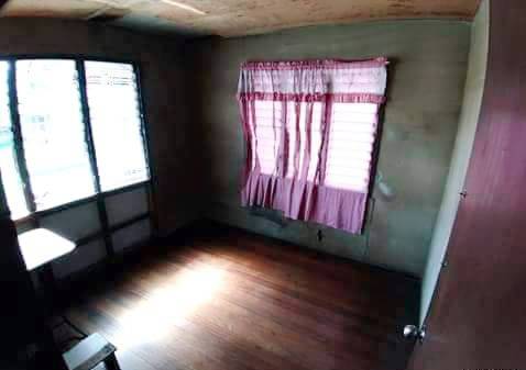 Flores Room For Rent