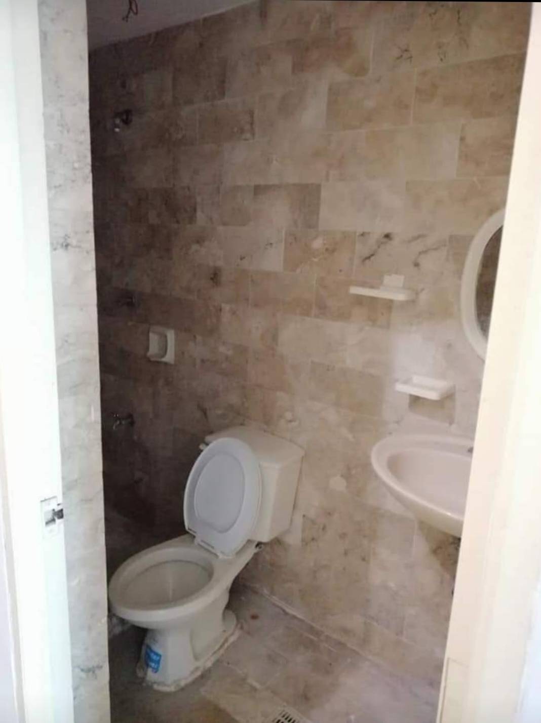 Condo For Rent at Burgundy Westbay