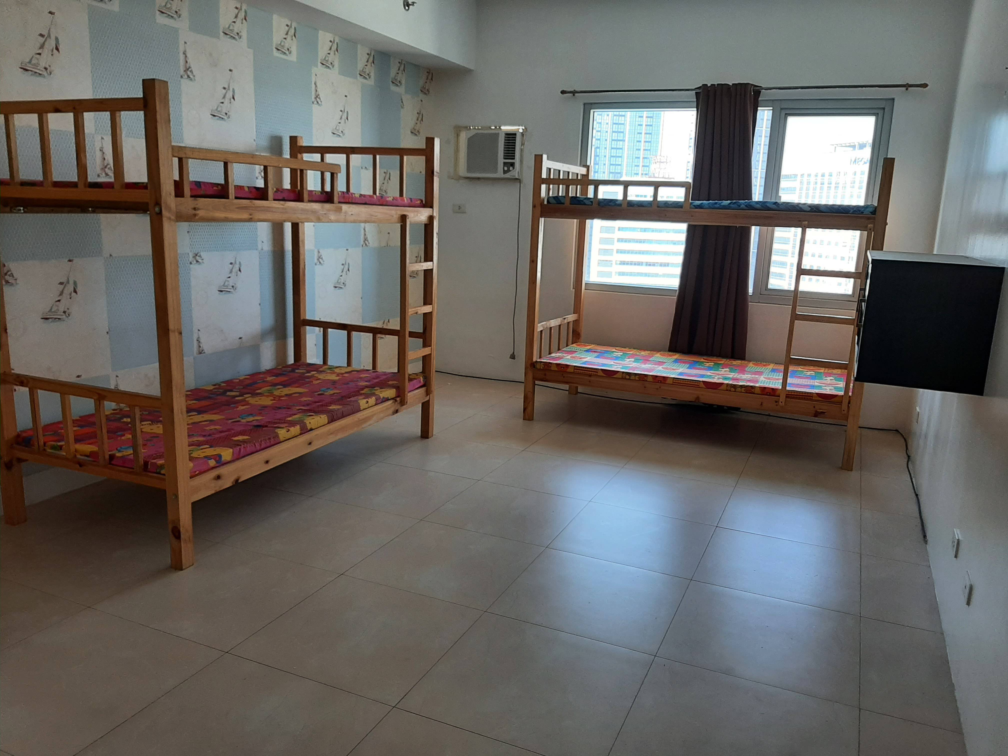 Long-term Rent for Group of 4