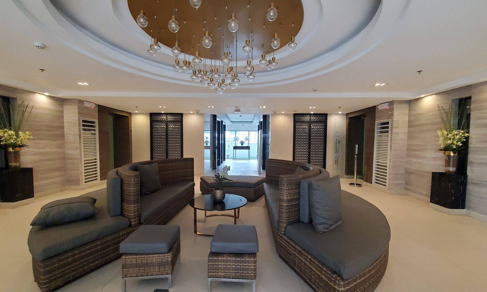 Chateau Elysee Condo For Rent