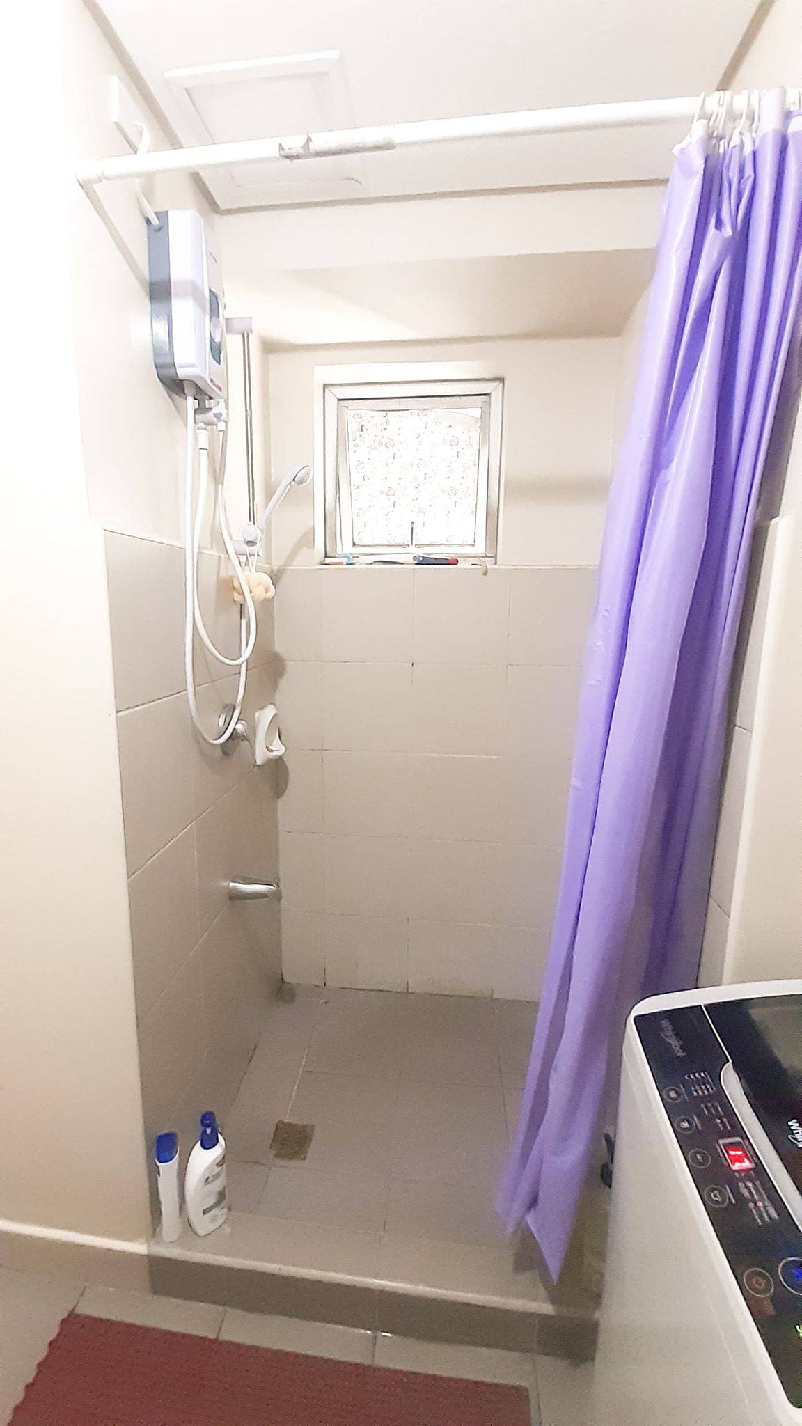 Condo Female Bedspacer