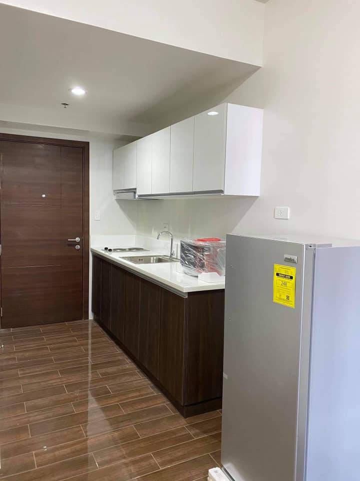 1BR with Balcony For Rent