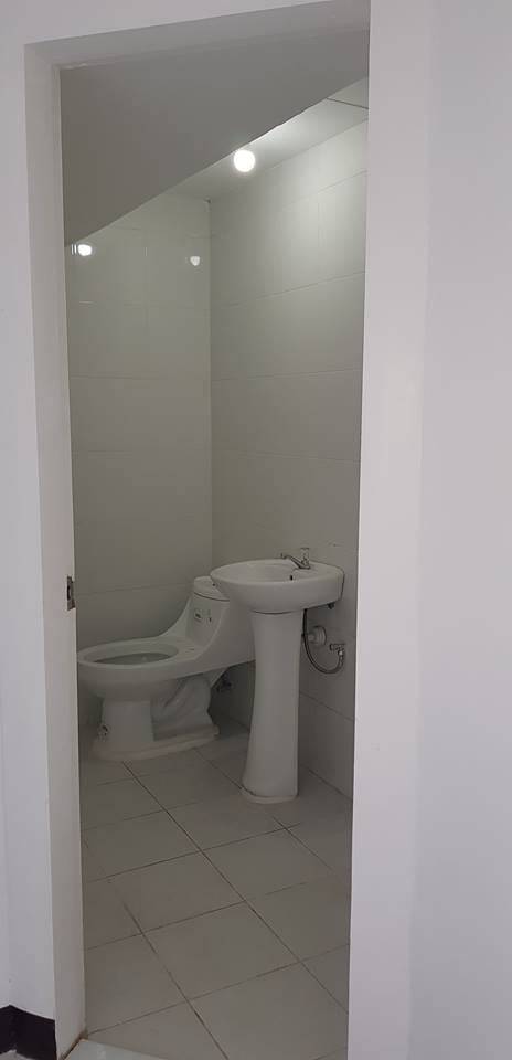 VICTORIA STATION 1 ROOM RENT / BED SPACE