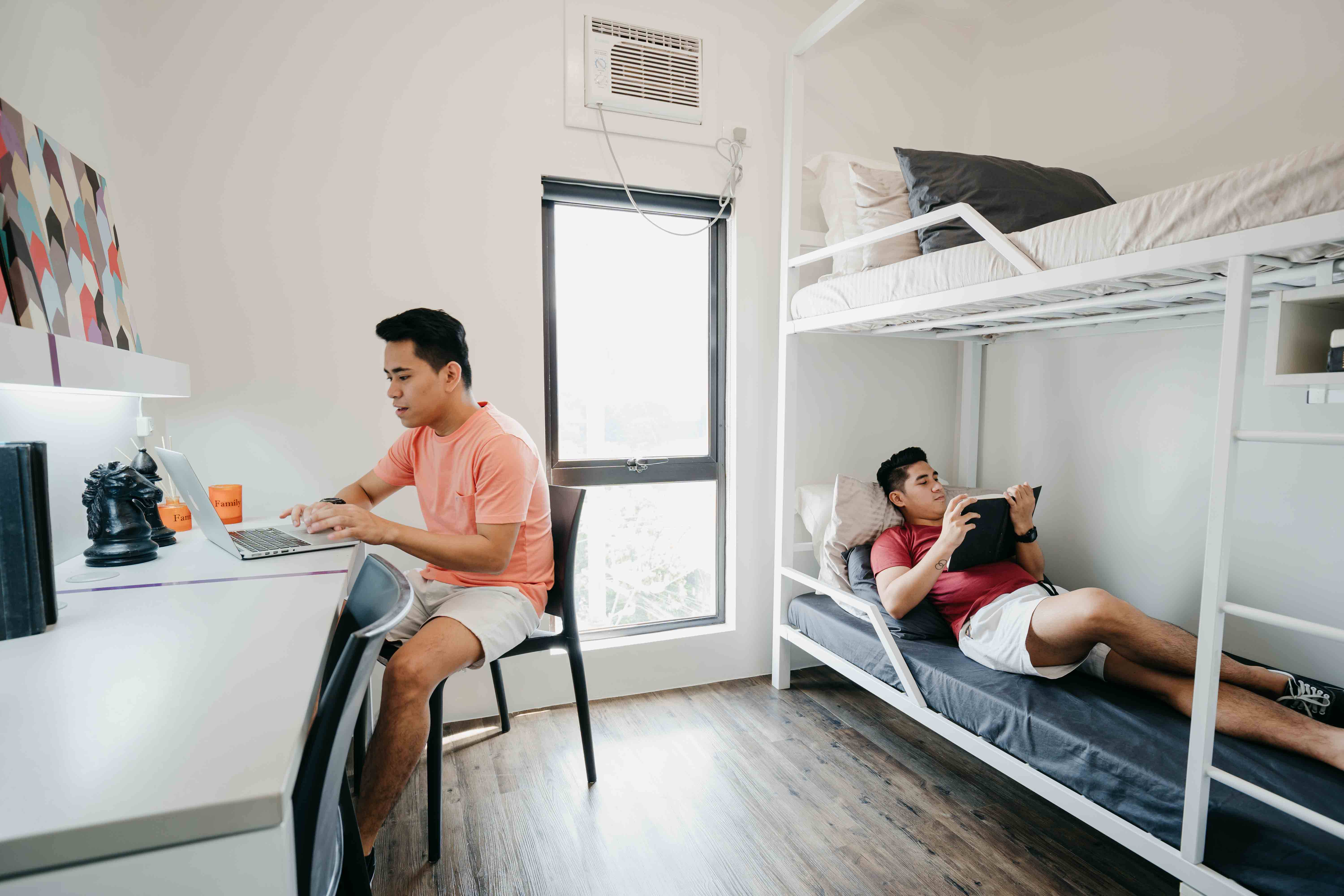 4 Bedsharing near UMAK & Uptown BGC